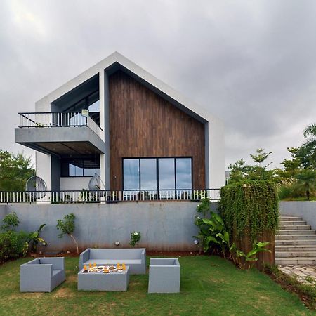 Stayvista At The Rainfield Villa With Gazebo & Lawn Nashik Extérieur photo