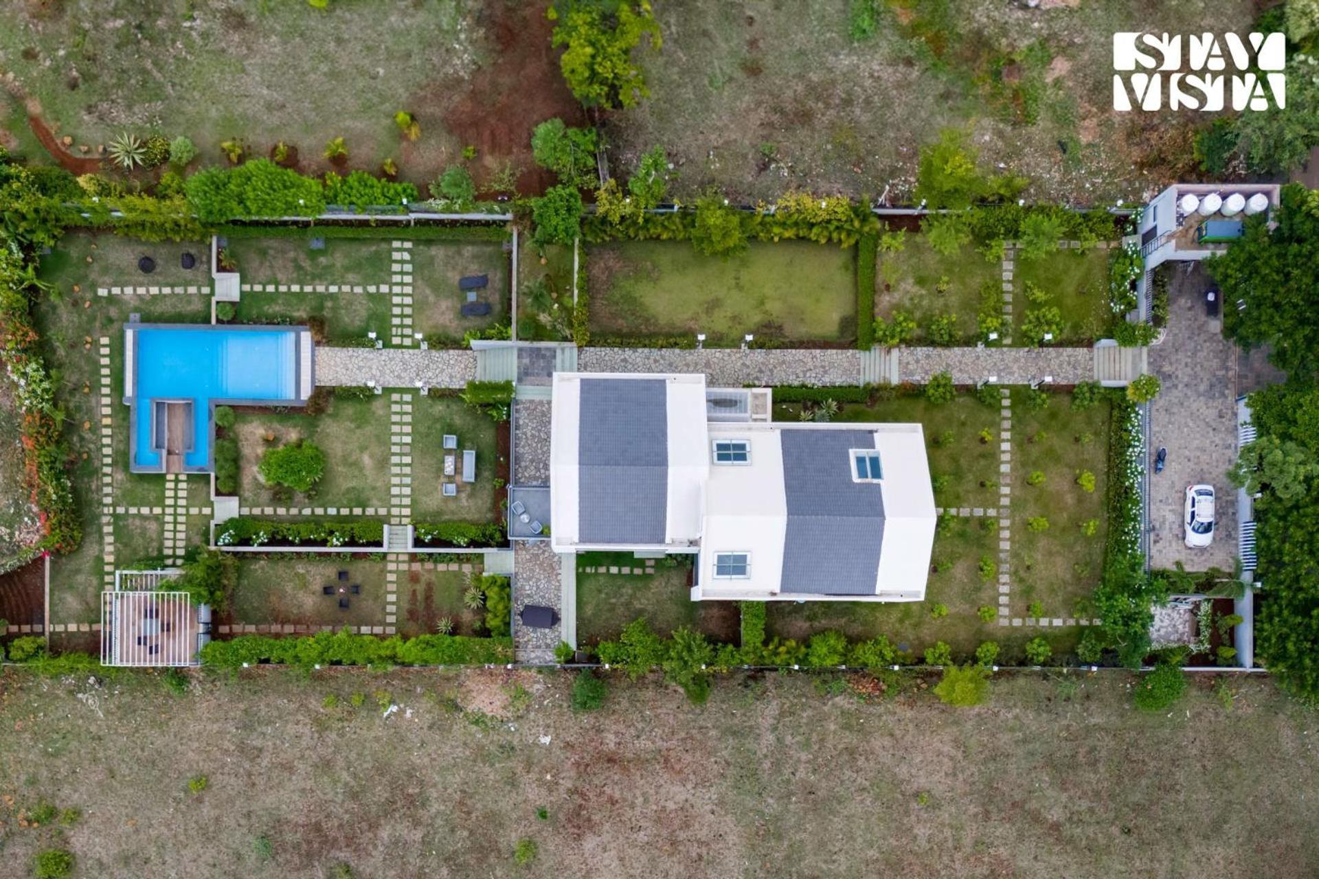 Stayvista At The Rainfield Villa With Gazebo & Lawn Nashik Extérieur photo